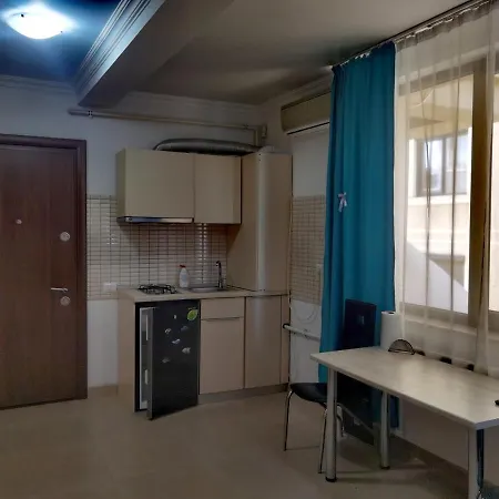 Solid Apartment Mamaia